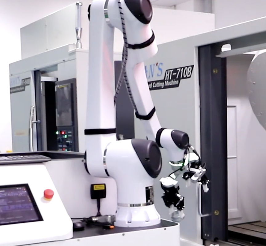 Sistem Penumpukan Lengan Manipulator Robotik Industri Untuk Proses Bongkar Pemuatan Alat Mesin