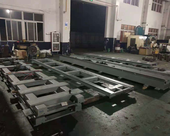 Penyambungan Cnc Rel Linear Robot yang Dapat Disesuaikan Untuk Rel Semi Tertutup Di Lingkungan Keras