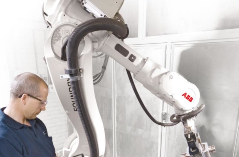 Semprot Lengan Robot Multi Abb Untuk Pengelasan Beban Baja Karbon 650kg IRB 7600