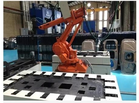 Sistem Robot Pengelasan Laser Serat ABB Kuka Fanuc 6 Axis Lengan Robot Kedalaman 0,04-6mm