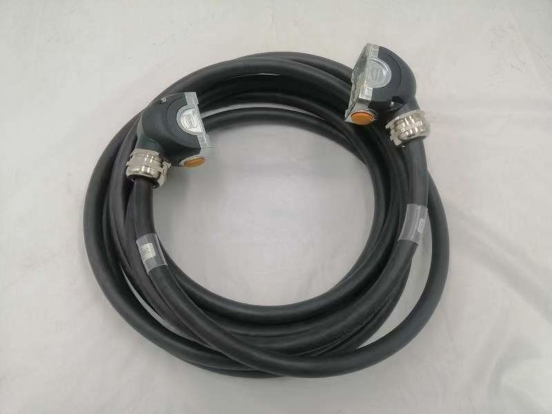 Kabel Robot Fleksibilitas Tinggi Dalam Tegangan Rating Untuk Robot Workstation