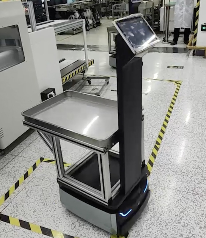 Kecepatan Robot Seluler Otonom Umur Baterai Panjang Roda Penggerak Ganda Pengisian Standar Nasional